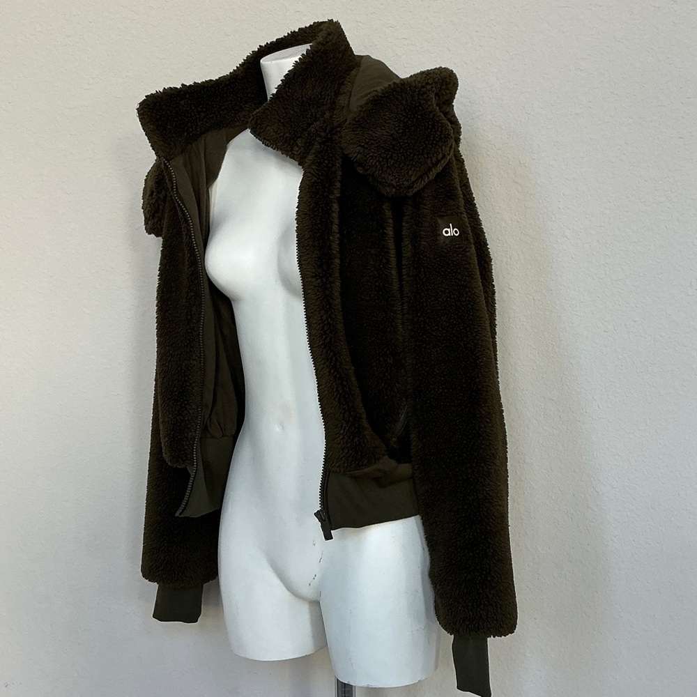 ALO Yoga Olive Green Foxy Sherpa Hooded Jacket - Picture 9 of 10